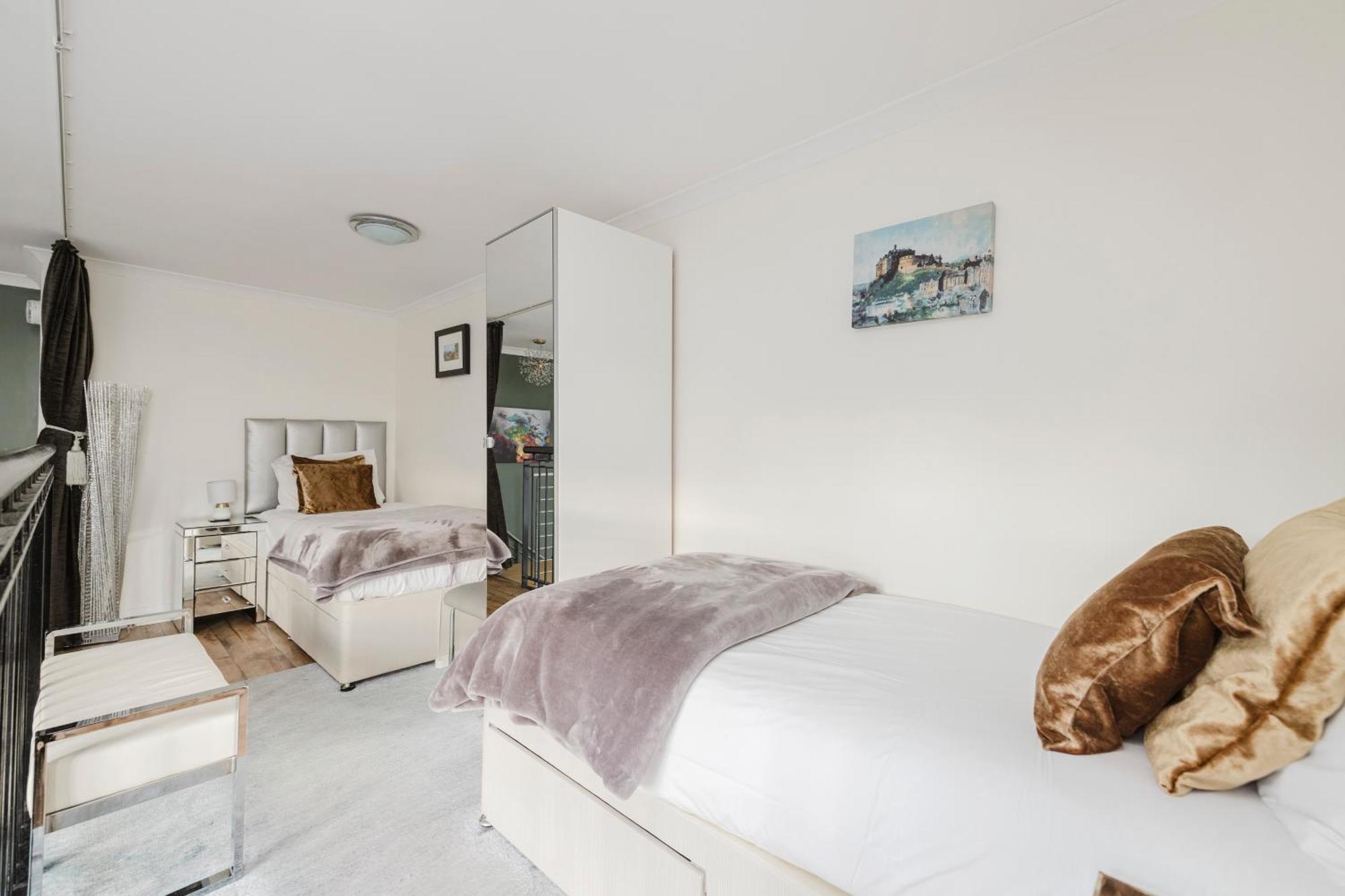 Joivy Stylish Apartment With Balcony In Old Town Edinburgh Ngoại thất bức ảnh