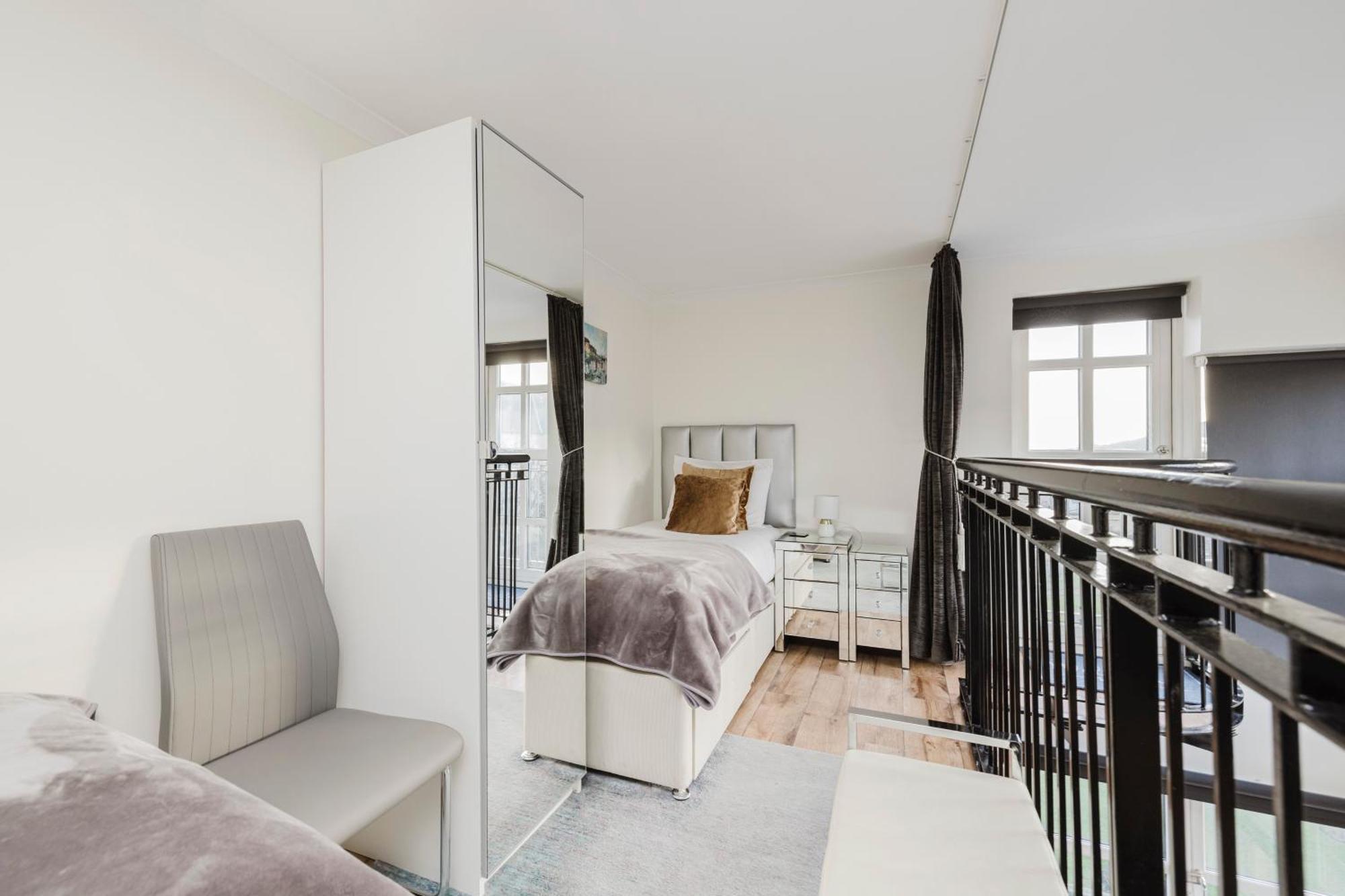 Joivy Stylish Apartment With Balcony In Old Town Edinburgh Ngoại thất bức ảnh